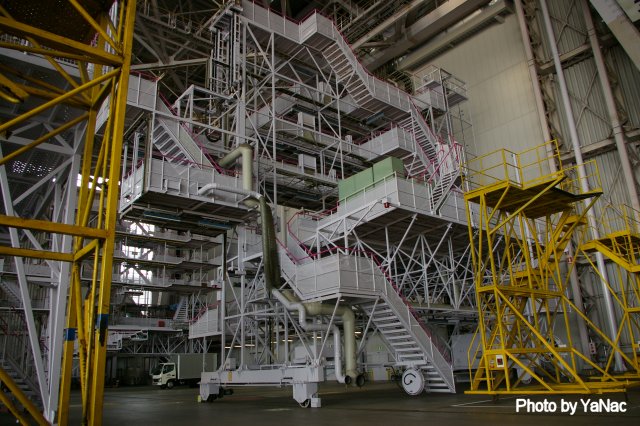 羽田空港JAL整備場、整備台