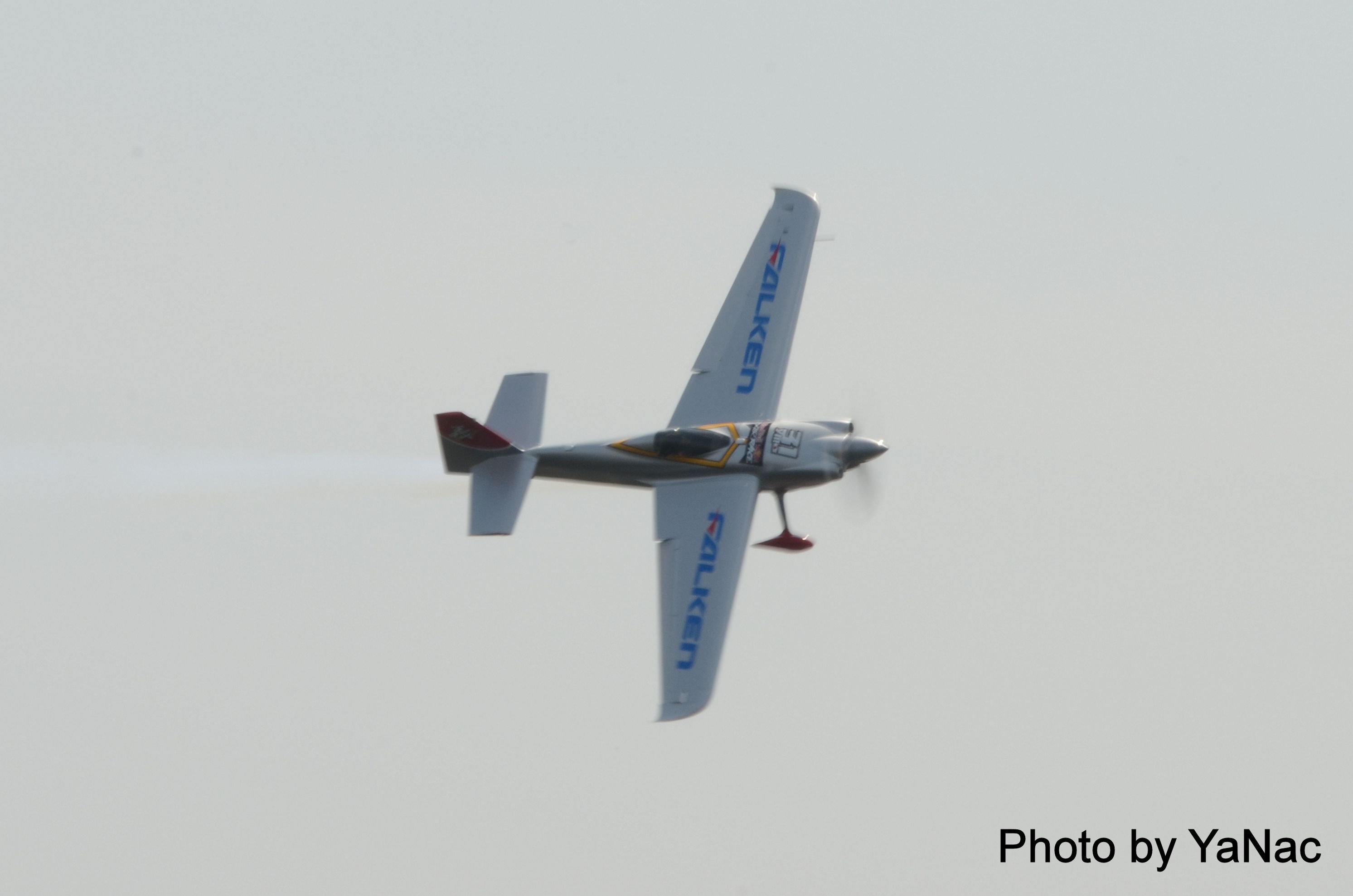 20150517 撮影：D7000「Redbull Air Race Rd2 CHIBA 31号機 室屋義秀 EDEG 540 V3」